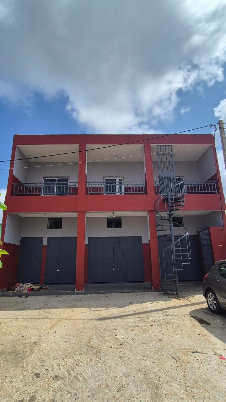 IMMEUBLE R+1 À VENDRE – ANYAMA CAFOP