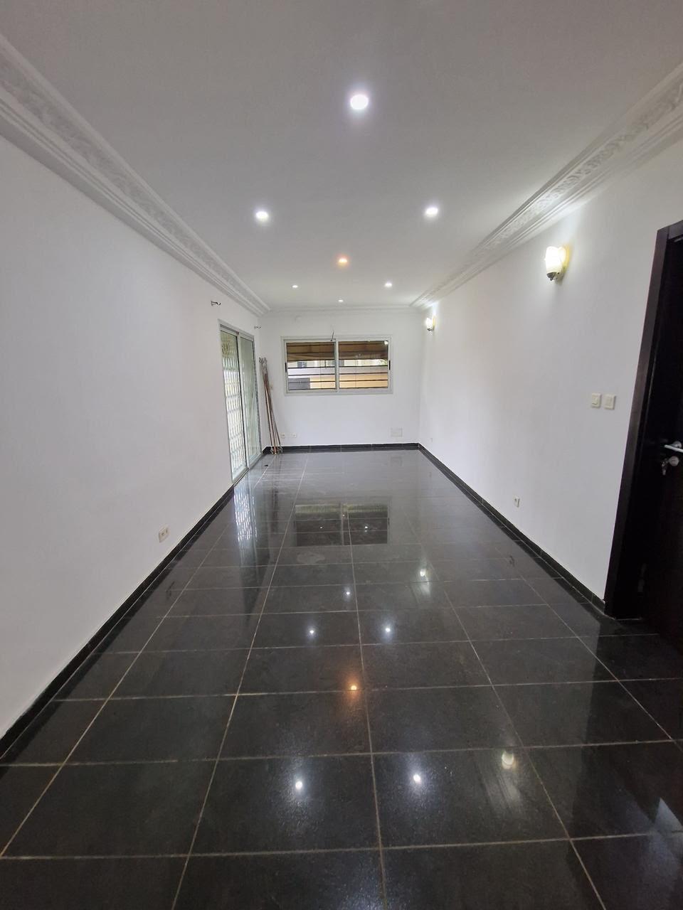 VILLA DUPLEX 5 PIÈCES À LA PALMERAIE (CITÉ SIPIM 4)